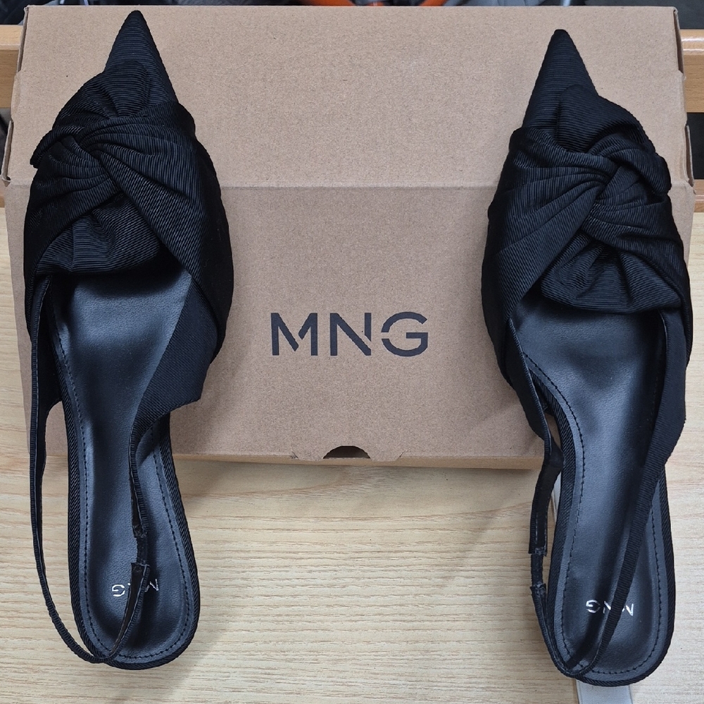 Mango Black Knot Heel Shoes size 8.5